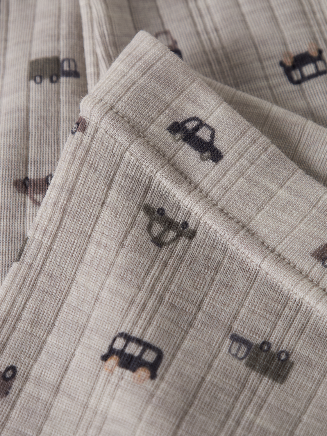 model_shot-front_full